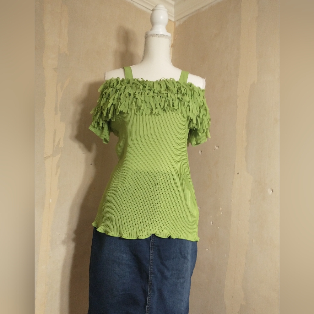 Green Off-Shoulder Ruffle Top - Picture 9 of 10